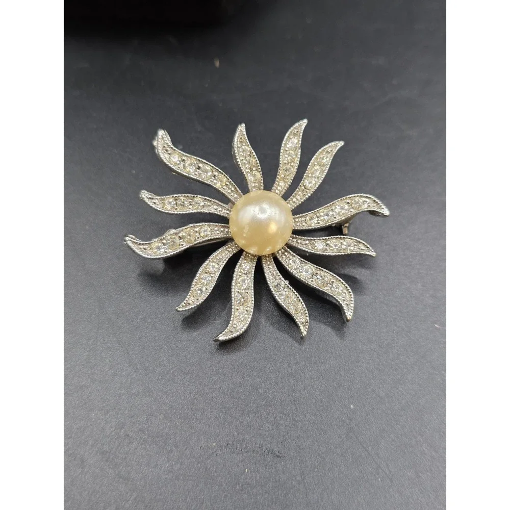 Gorgeous Vintage Signed Hobe Rhinestone Faux Pearl Sunburst Flower Pin Brooch